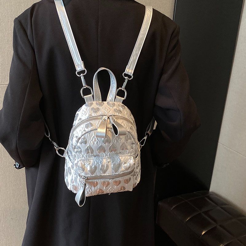 Embroidery Frame - Mini Mochila con bordado de amor