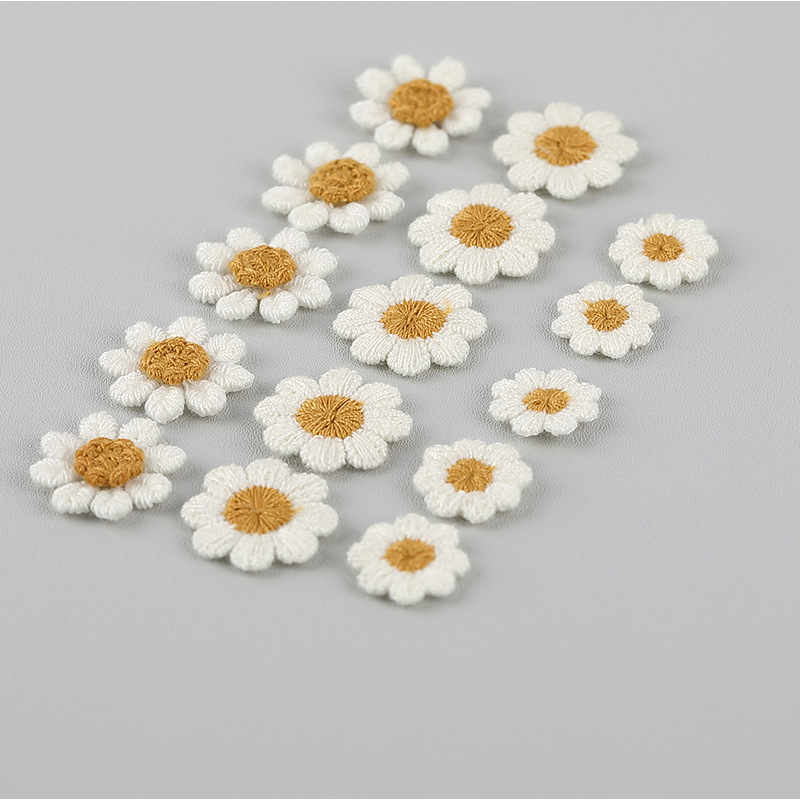 Embroidery Letter M - 10 Uds. Parches bordados de flores,