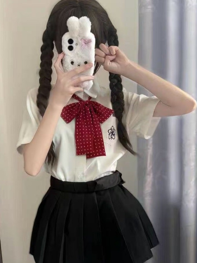 Conjunto de Uniforme Escolar J - Embroidery Uniforms reseña y precio
