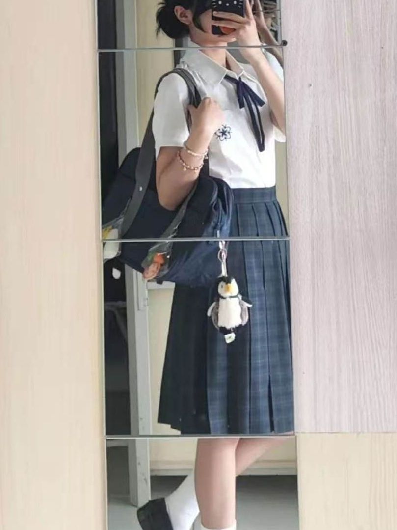 Conjunto de Uniforme JK Estilo - Embroidery Uniforms reseña y precio