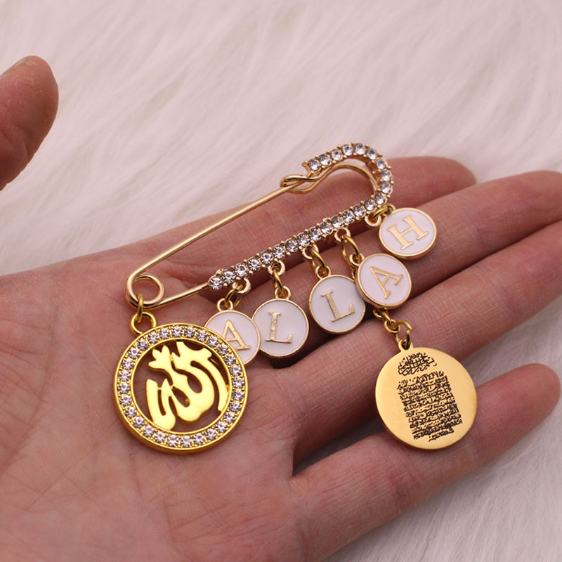Pin de bebé personalizado con  - Embroidery Letter M reseña y precio
