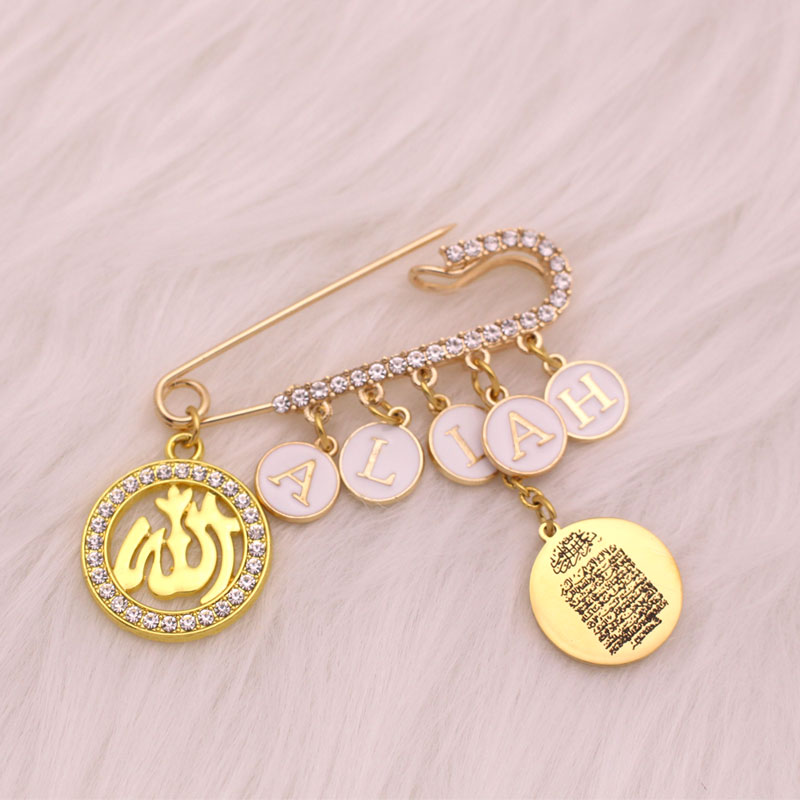 Pin de bebé personalizado con  - Embroidery Letter M reseña y precio