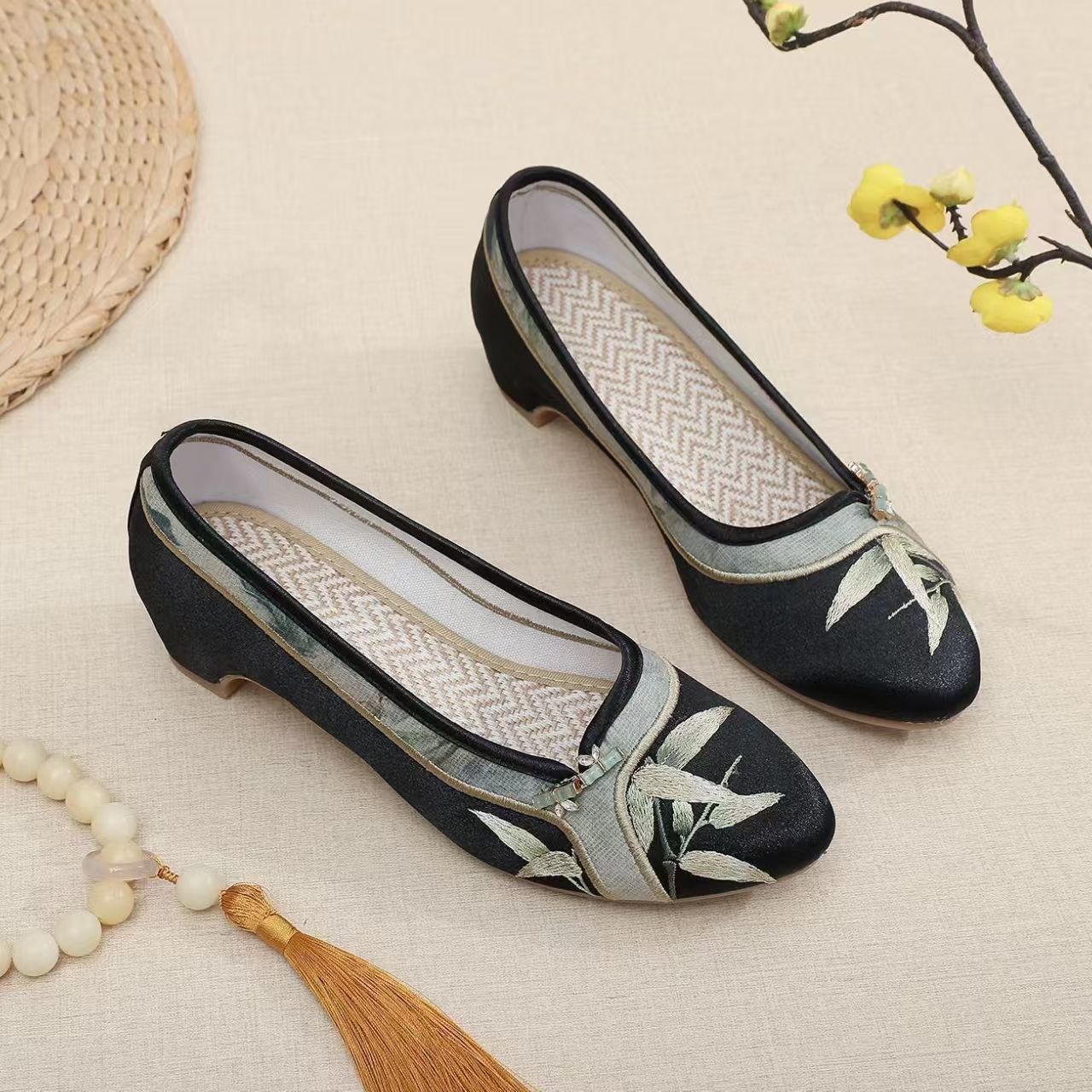 Zapatos Cheongsam bordados de  - Embroidery Style reseña y precio