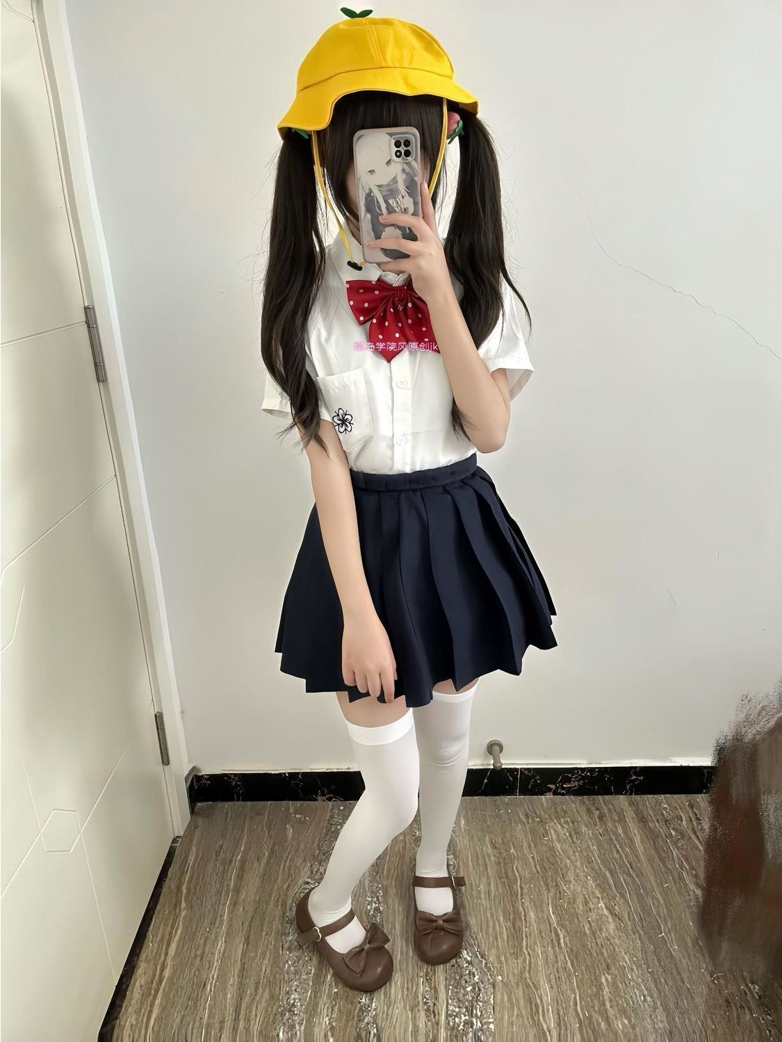 Conjunto de Uniforme Escolar E - Embroidery Uniforms reseña y precio